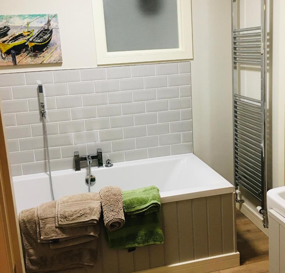 The Art Attic A Stylish Boutique Apartment Builth Wells Buitenkant foto